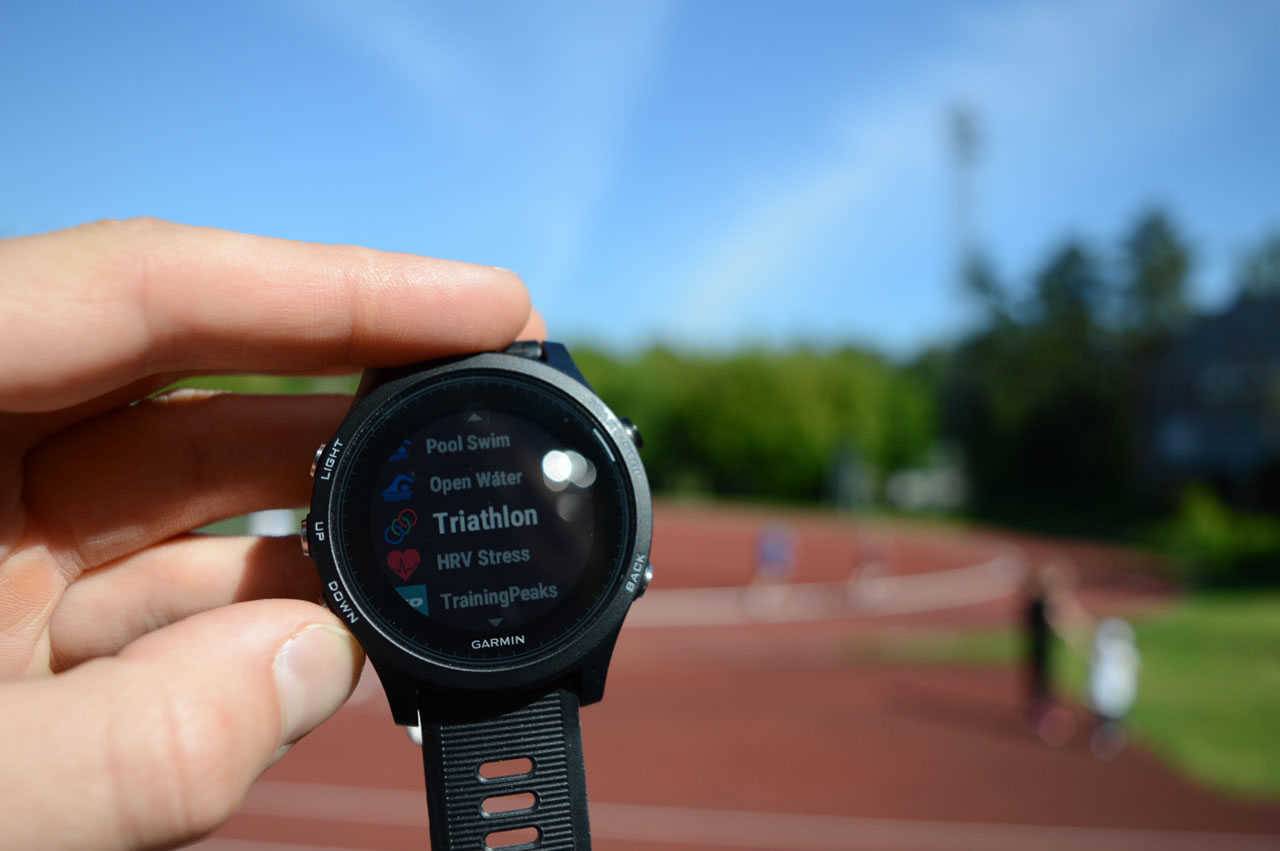 Топ 10 водонепроницаемых смарт часов для плавания