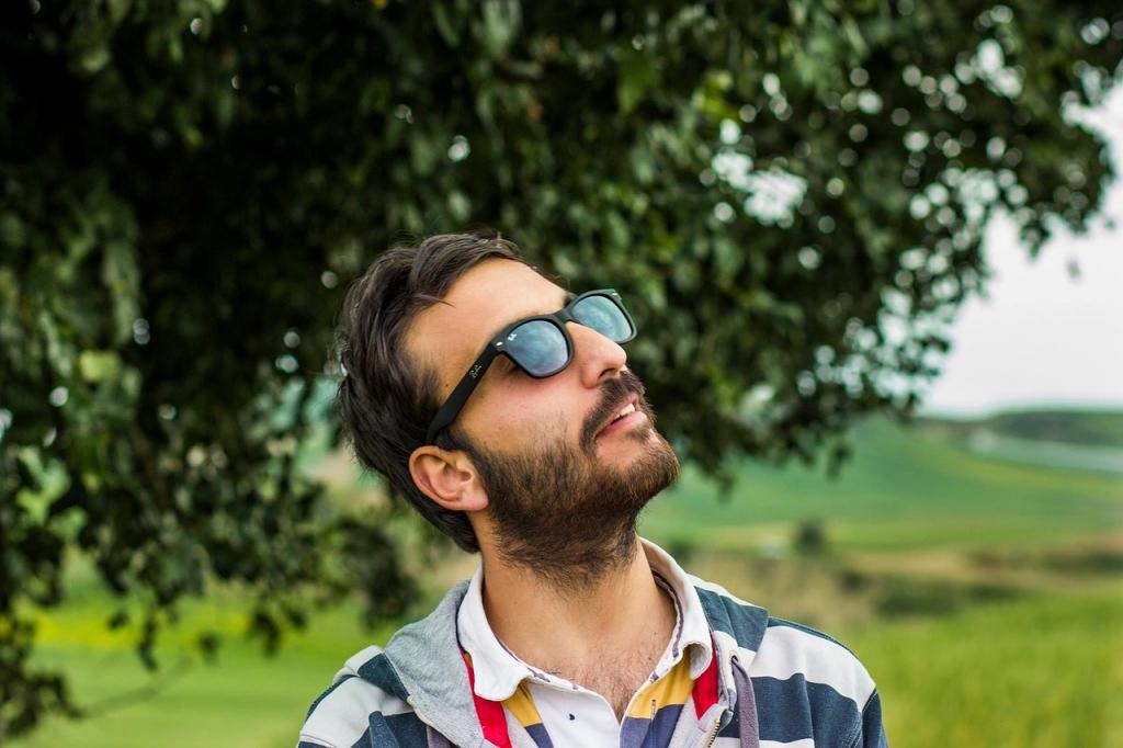 Стоит ли встречаться с бедным парнем