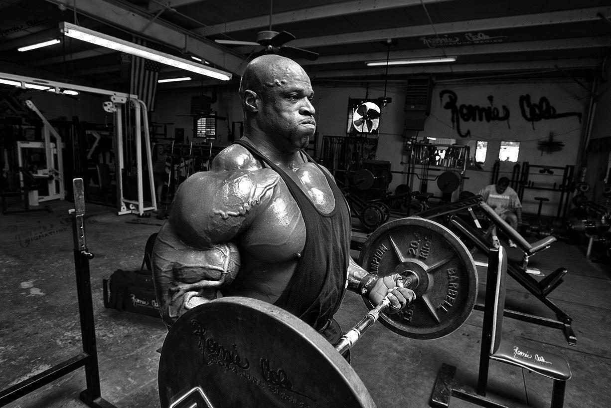 Как сдулся сейчас Ронни Колеман: травмы,инвалидность,операци, последние фото