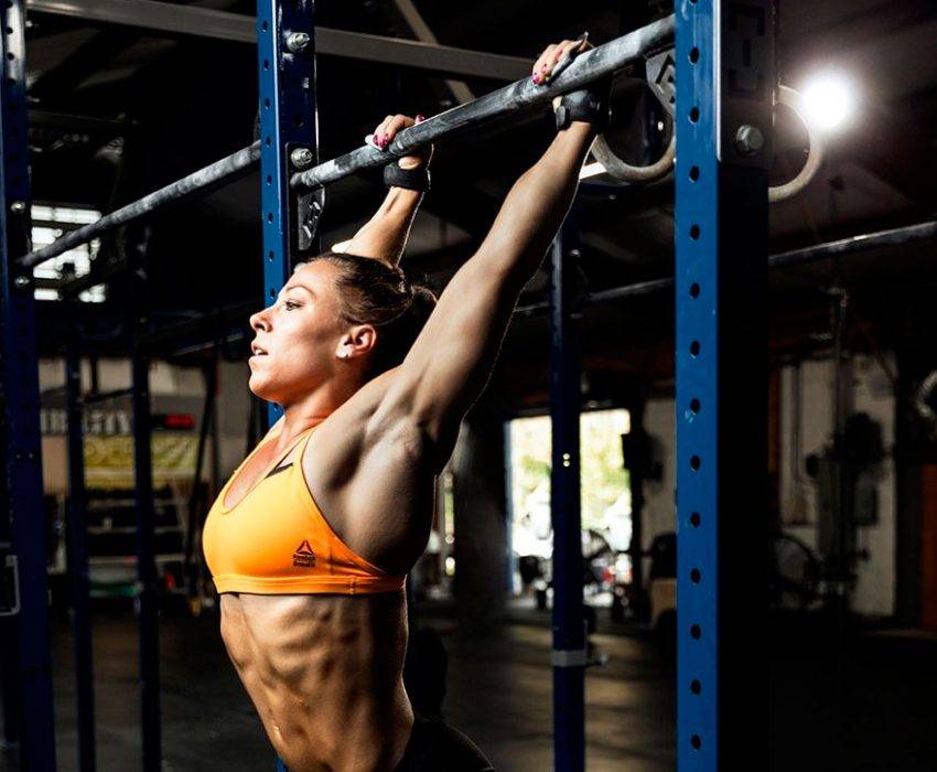 Подтягивания широким хватом