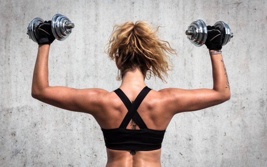 Топ 10 упражнений для похудения ног девушкам в домашних условиях