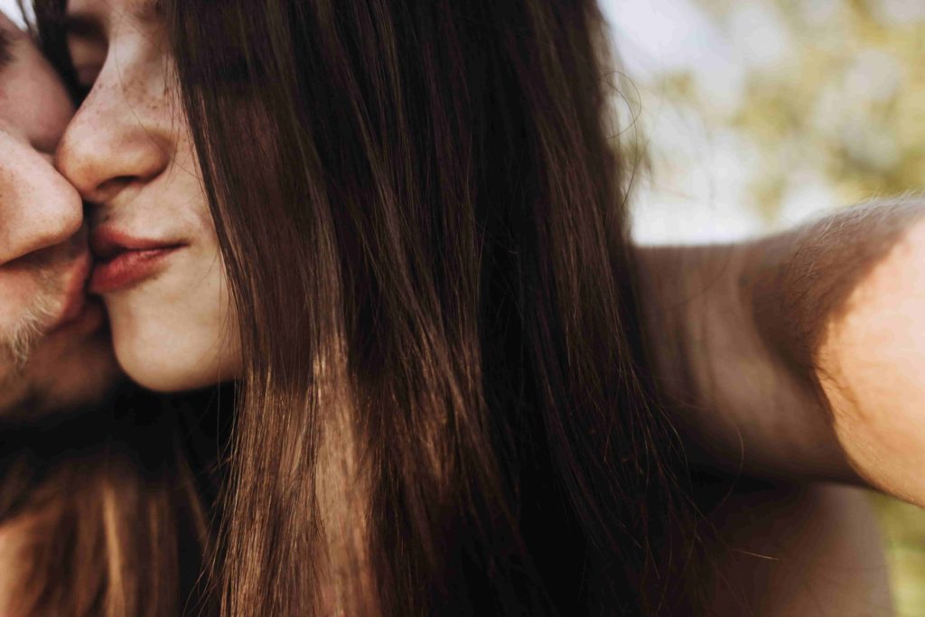 Разговоры по душам в отношениях — какова их роль?