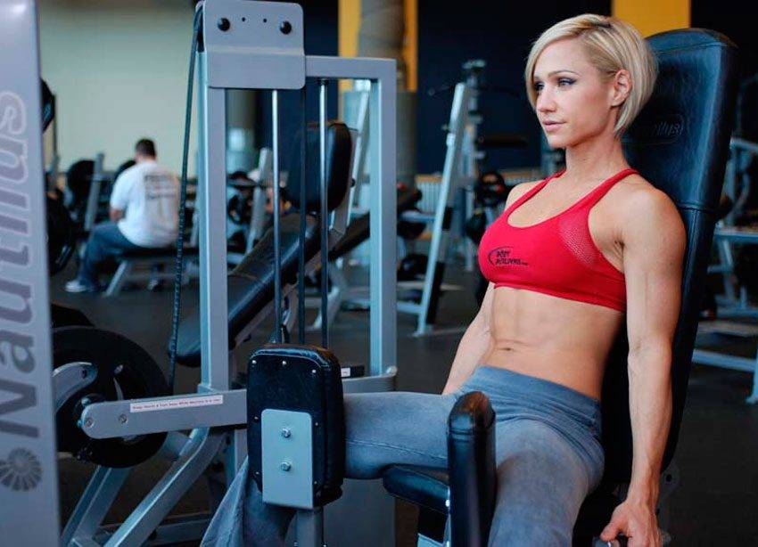 Ягодичный мостик со штангой