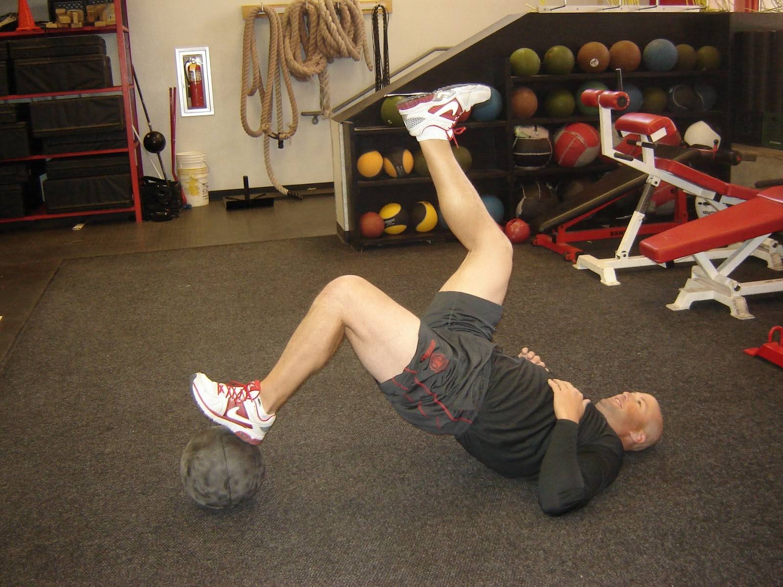 Ягодичный мостик: 11 эффективных вариантов