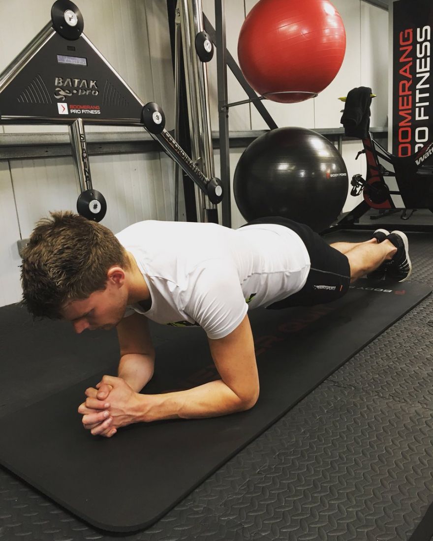 Планка на 30 дней – как изменить свою фигуру за месяц