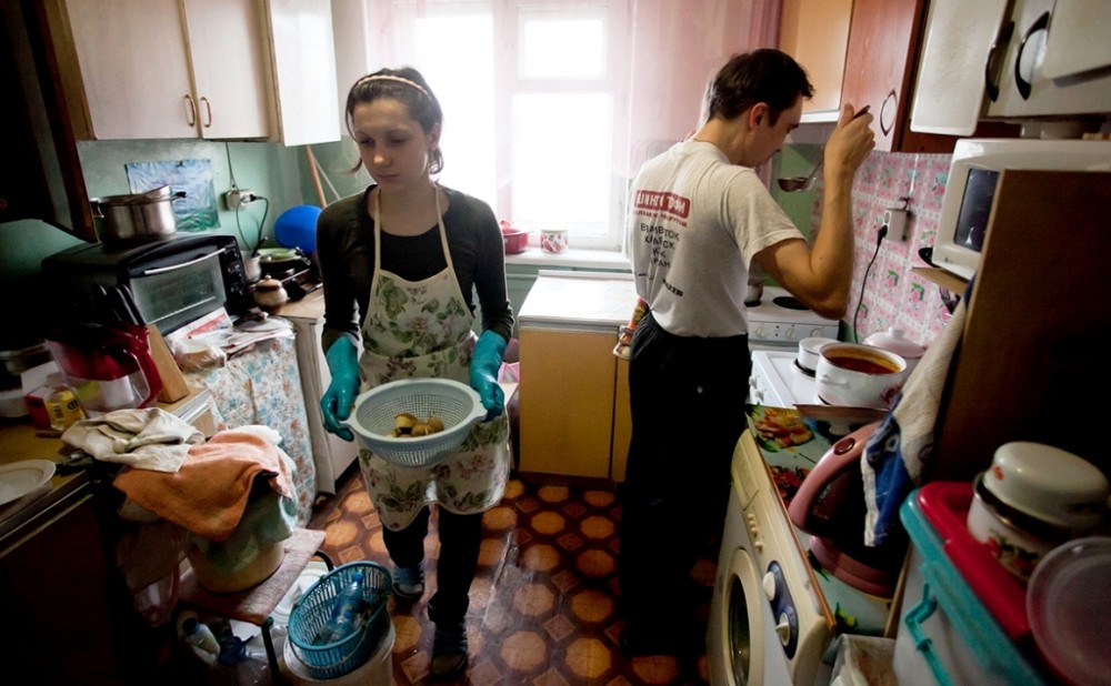 Стоит ли встречаться с бедным парнем