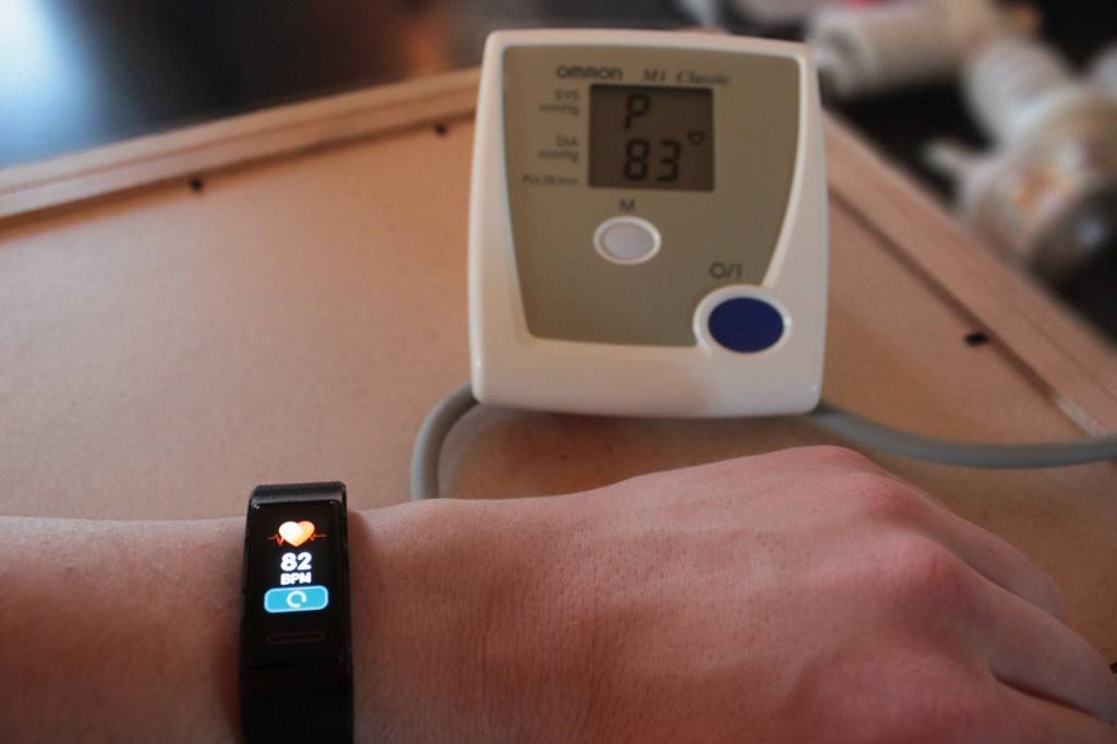 Huawei Band 3 Pro: полный обзор фитнес-браслета