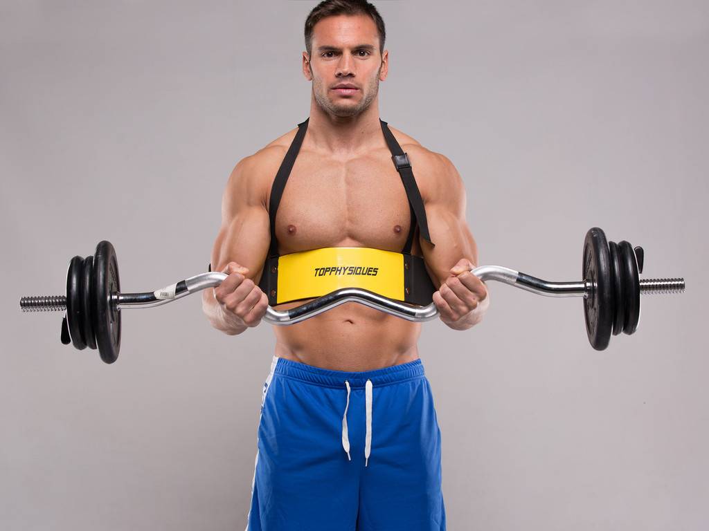 Подъем штанги на бицепс