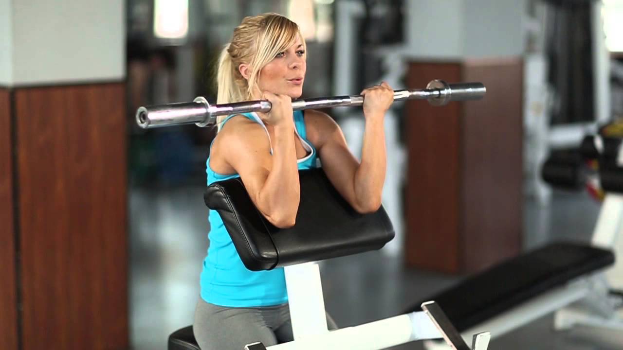 Подъем штанги на бицепс