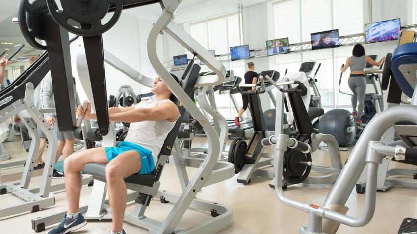 Программа тренировок для мужчин в домашних условиях – упражнения и рекомендации