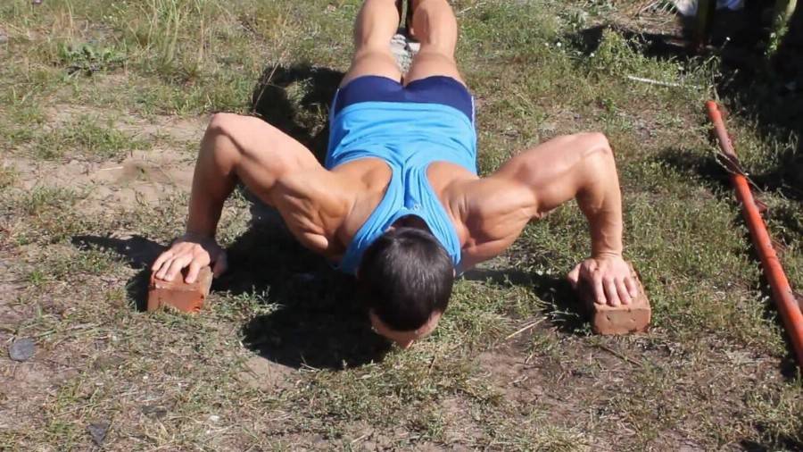 Вертикальные отжимания