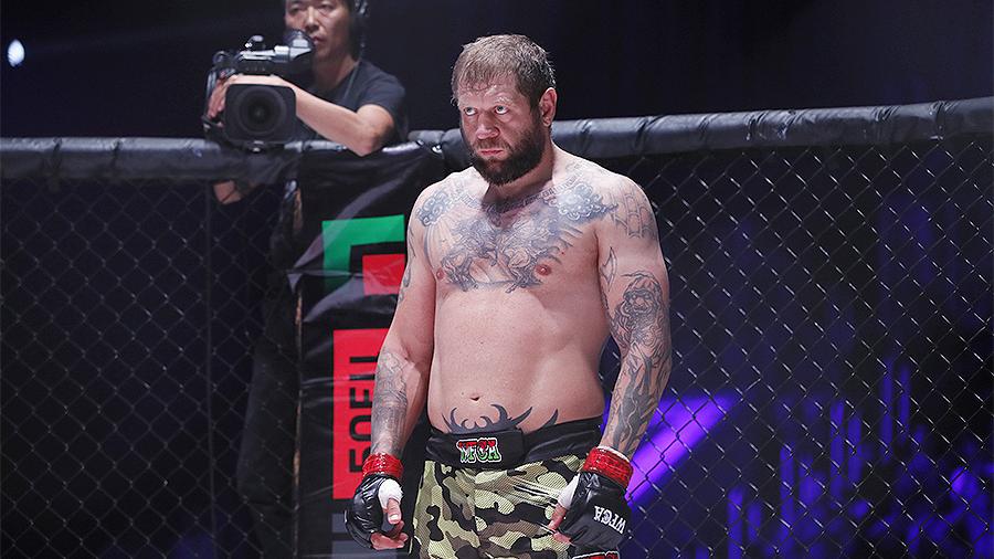 Конфликт между бодибилдерами Андре Фергюсоном и Джереми Буэндиа может вылиться в бой на ринге