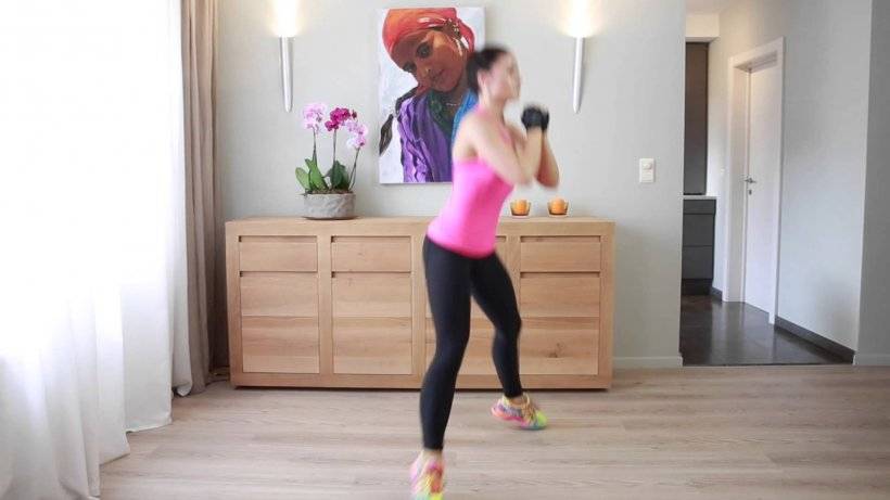 Приседания плие со штангой