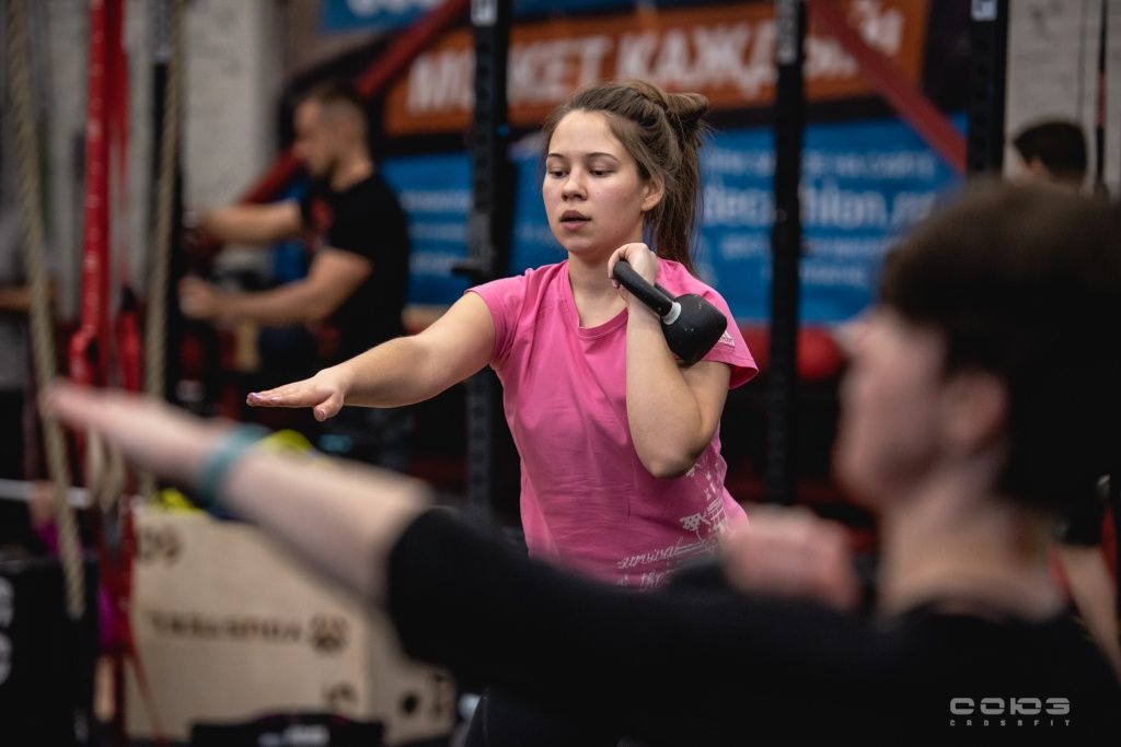 Кроссфит для похудения: программа тренировок для девушек в домашних условиях