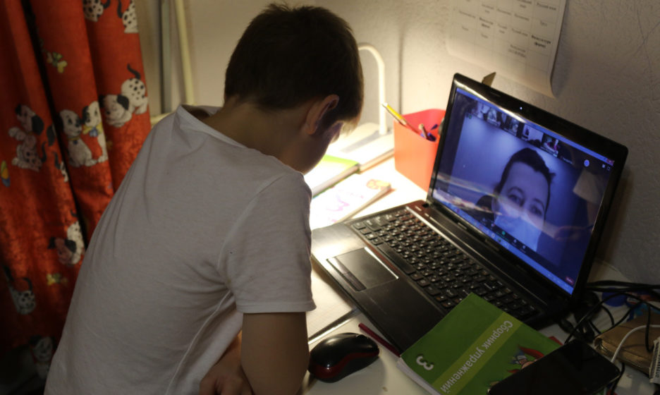 Почему люди не любят тех, кто отличается от них?