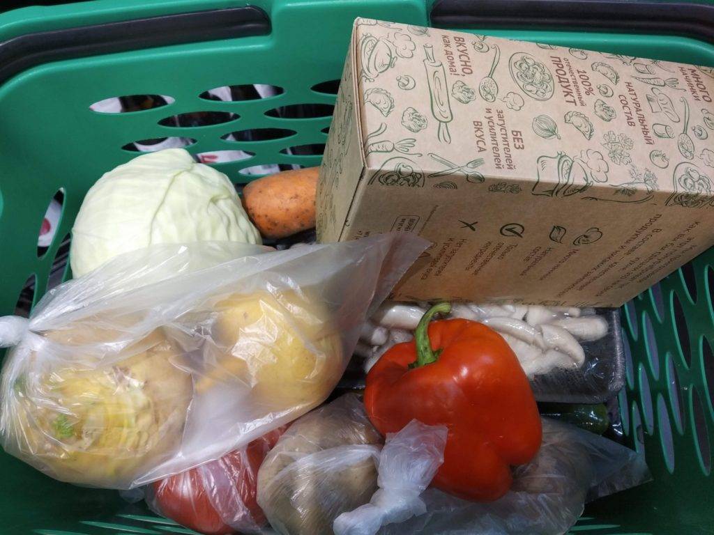 Веганы и вегетарианцы устроили травлю в соц. сетях чемпионки по армрестлингу за фото с продуктами животного происхождения