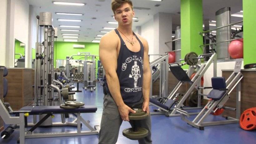 Приседания плие со штангой