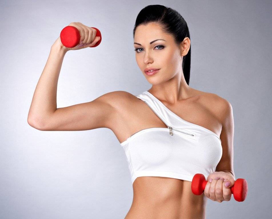 Упражнения с одной гантелей – экономичный и эффективный способ тренировок
