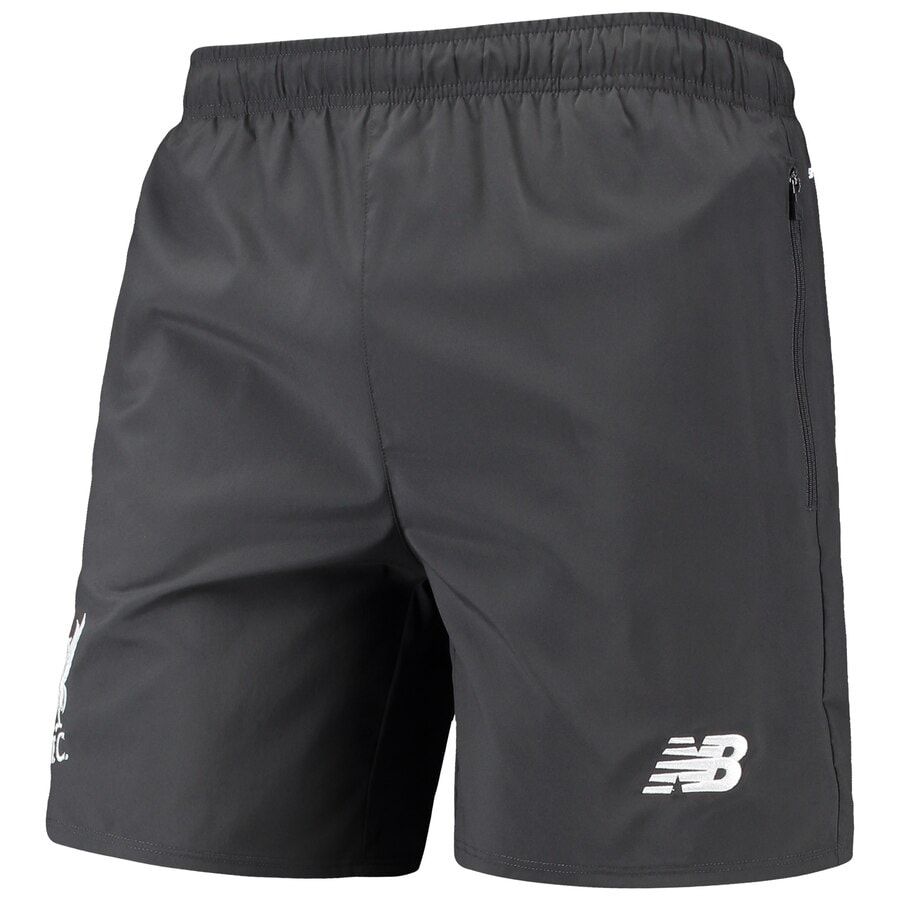 Бег в дождь — можно ли бегать в дождливую погоду, как выбрать кроссовки и одежду