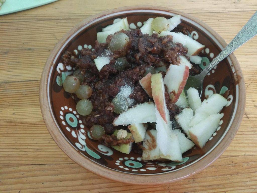 Веганы и вегетарианцы устроили травлю в соц. сетях чемпионки по армрестлингу за фото с продуктами животного происхождения