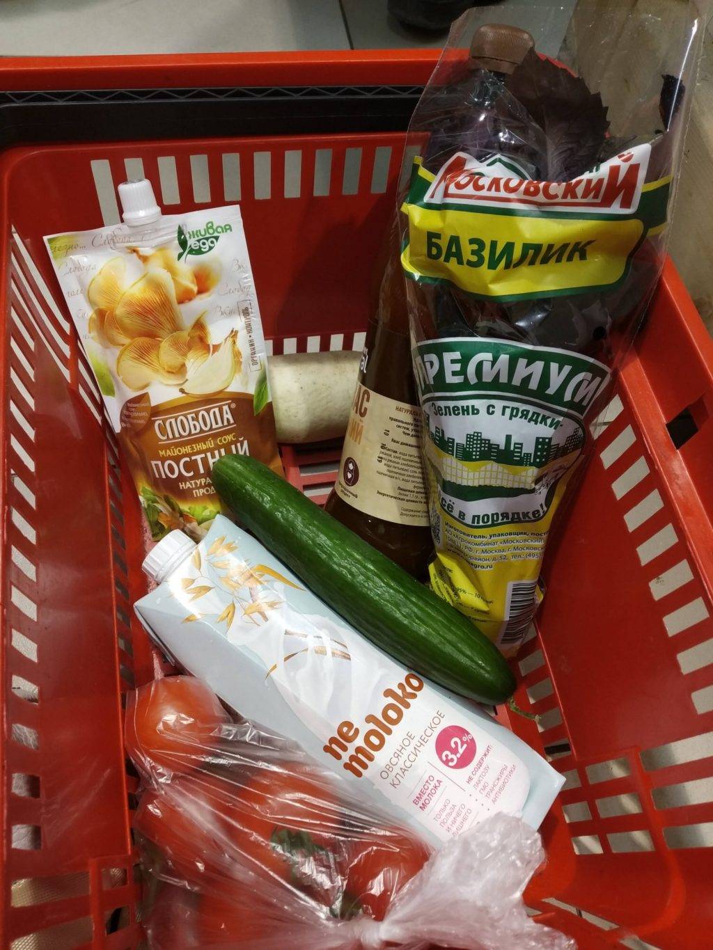 Веганы и вегетарианцы устроили травлю в соц. сетях чемпионки по армрестлингу за фото с продуктами животного происхождения