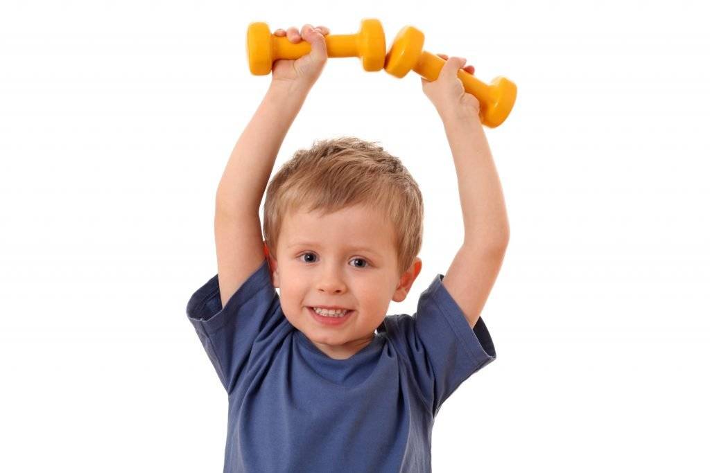 Упражнения с одной гантелей – экономичный и эффективный способ тренировок