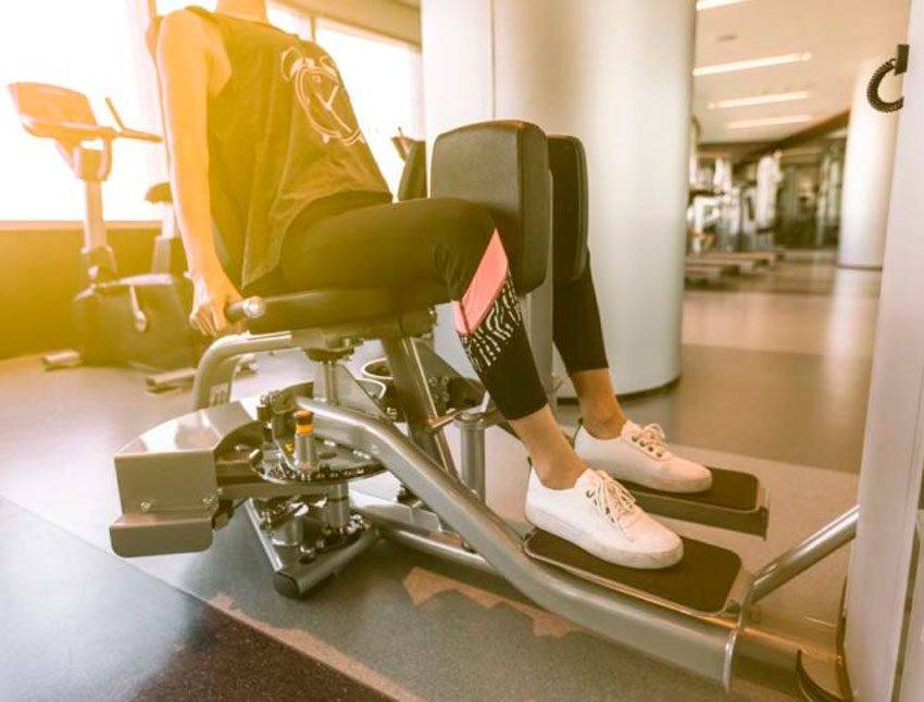 Ягодичный мостик со штангой