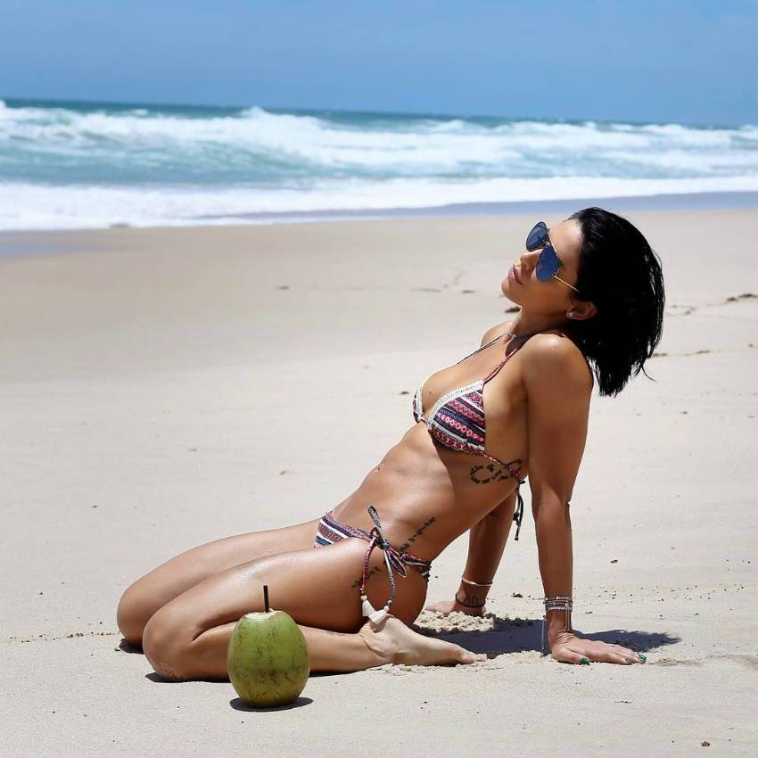 Белла Фалькони (Bella Falconi)