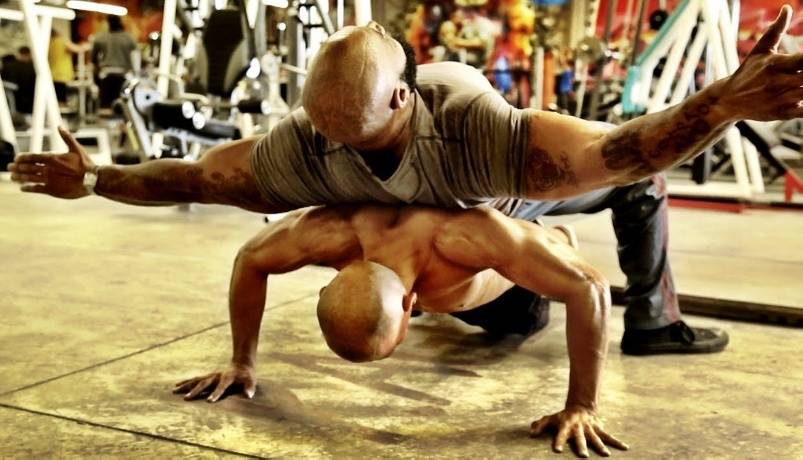 Фрэнк Медрано — профи уличного воркаута