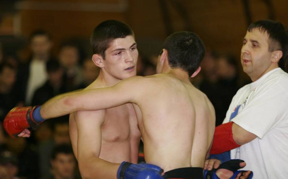 Сколько раз подтягивается Хабиб Нурмагомедов?