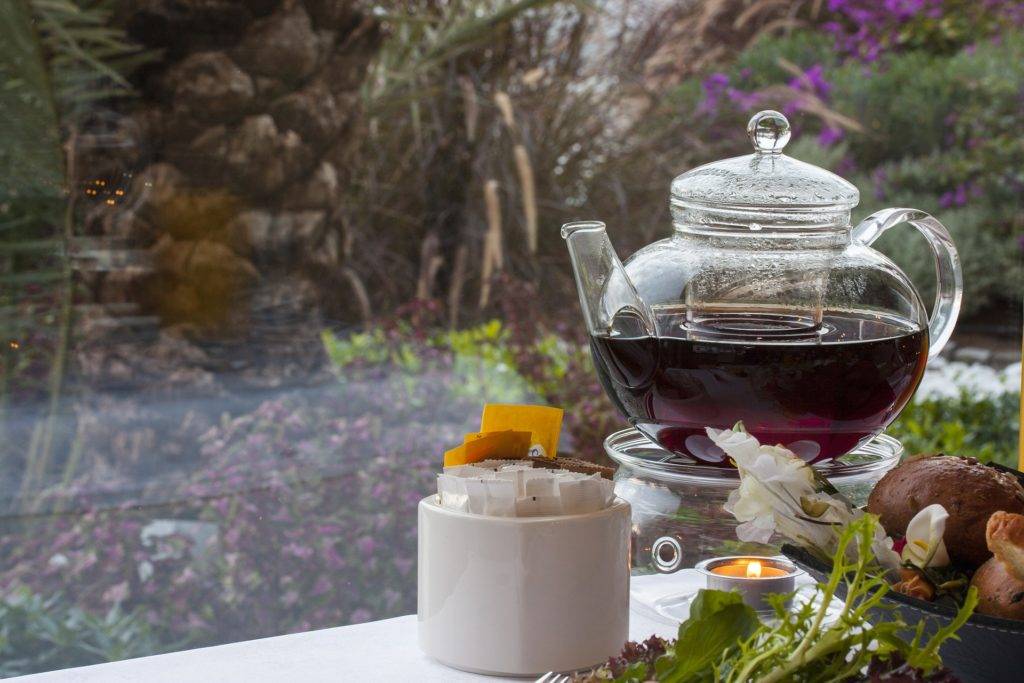 Через сколько после, до и во время еды можно пить воду: разбираемся с физиологией