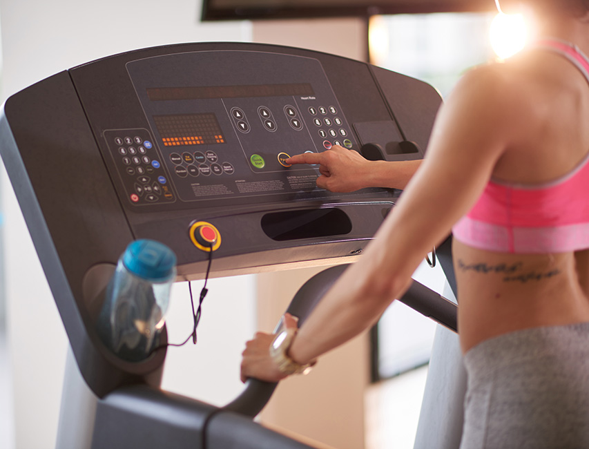 Эллиптический тренажер или беговая дорожка — что лучше