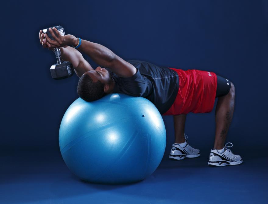 Пуловер с гантелью