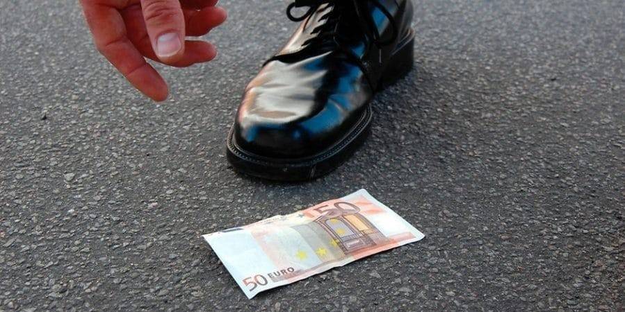 Что нельзя делать с деньгами